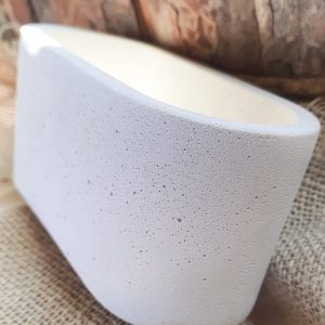 Vaso oval de concreto branco